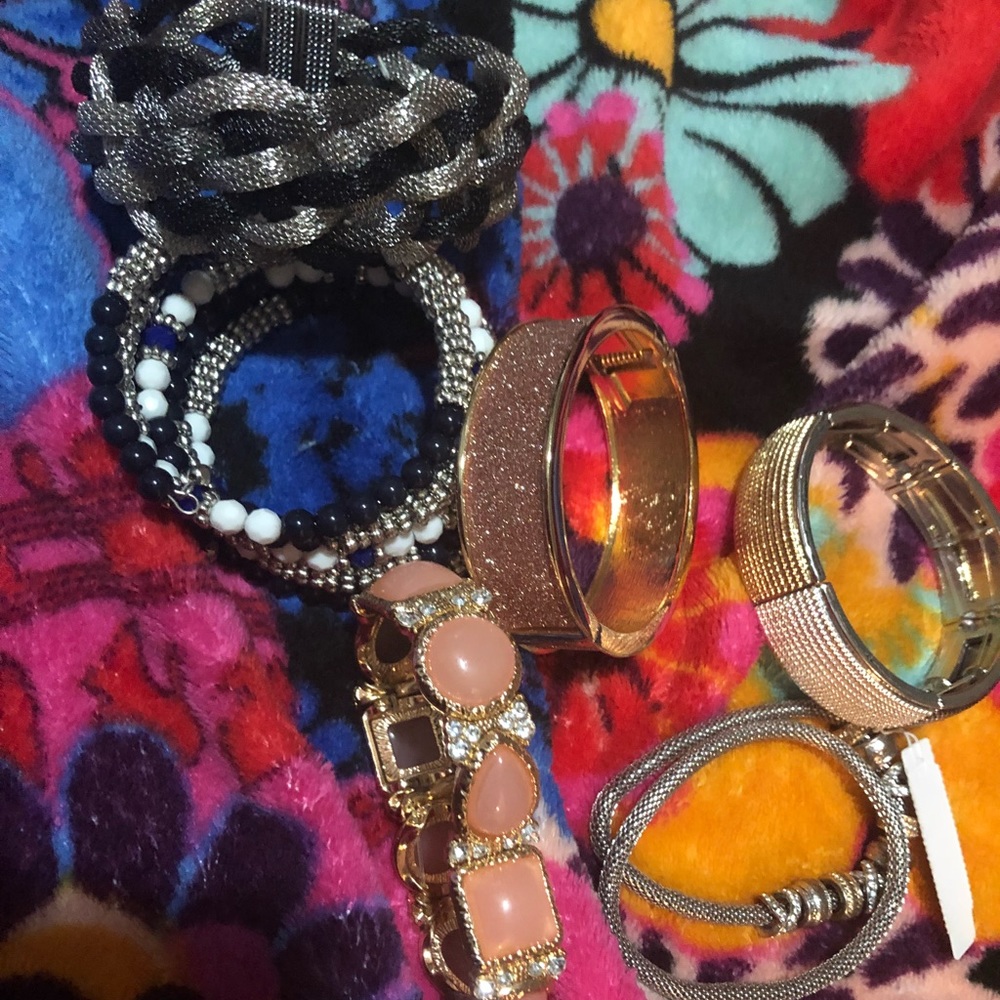 Lot of 5 bracelets euc